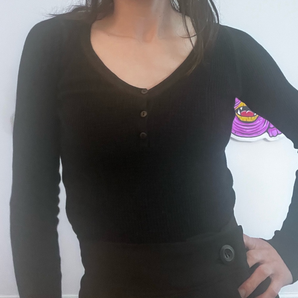 Victoria’s Secret Moda International black basic henley